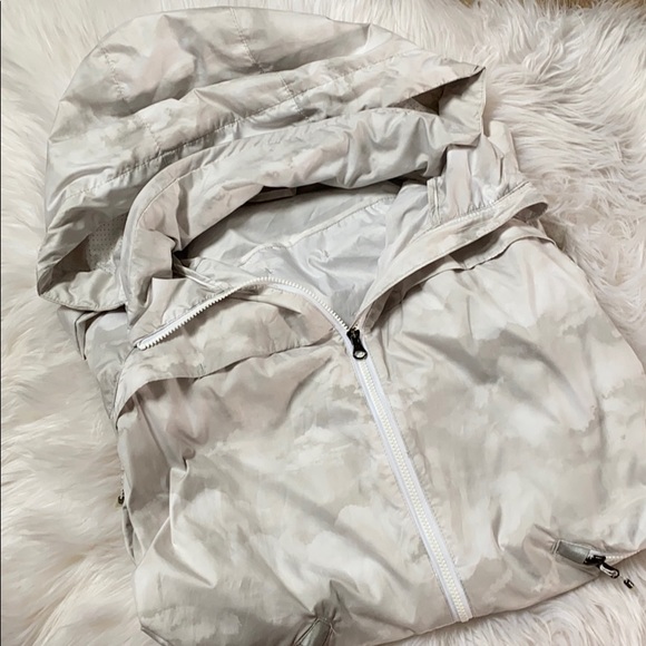 lululemon athletica Jackets & Blazers - Lululemon Pack it up jacket